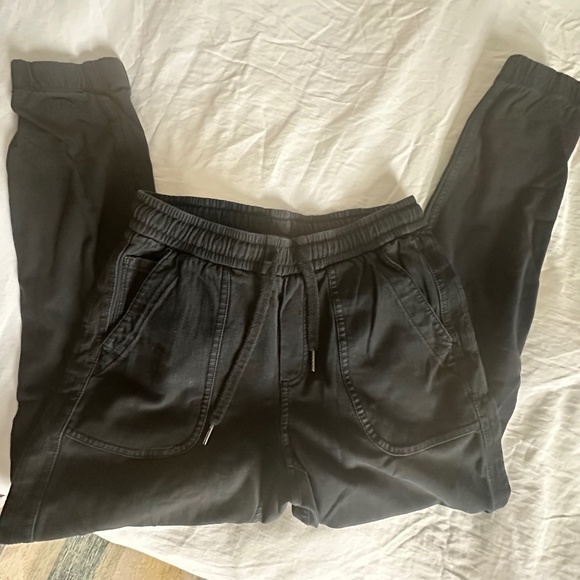 Athleta Farallon Jogger in Black Sz 0 - Picture 2 of 7